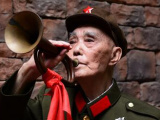 解放军报头版刊登中央军委向红军老战士的致敬信
