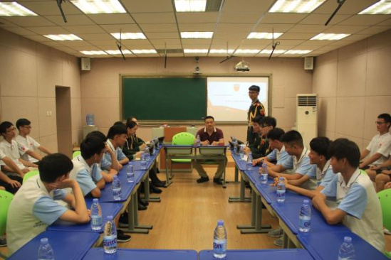 北京化工大学国旗护卫队与我校共建爱国主义教