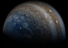 NASA发布木星南极照片增强版 白色风暴清晰可见