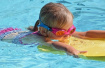 天热游泳致儿童耳朵炎症高发